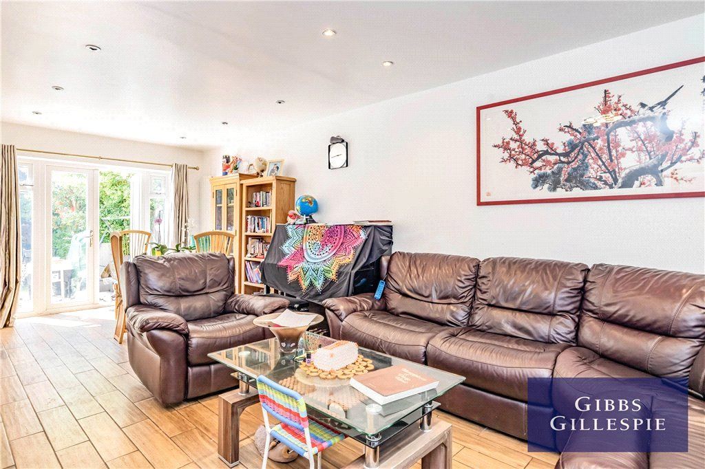 Property photo 3 of 9 Picture No. 24