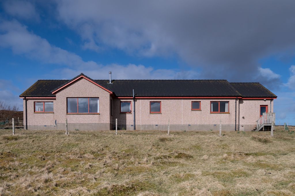 Property photo 1 of 41