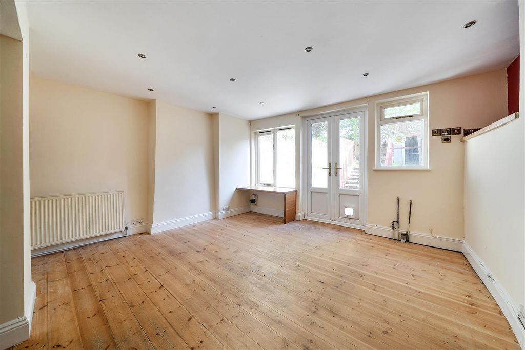 Property photo 3 of 24 Dining Room