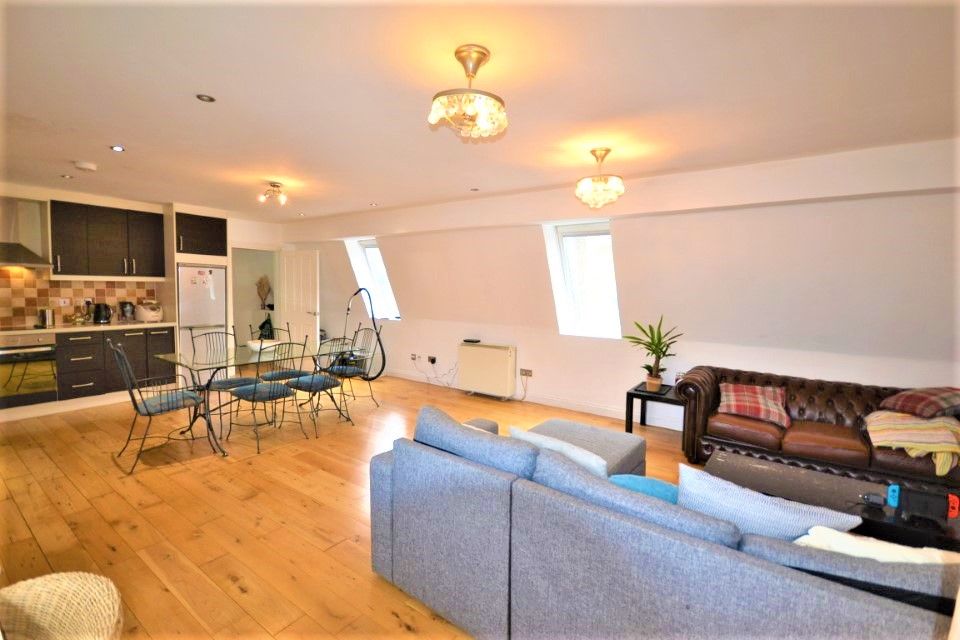 Property photo 3 of 11