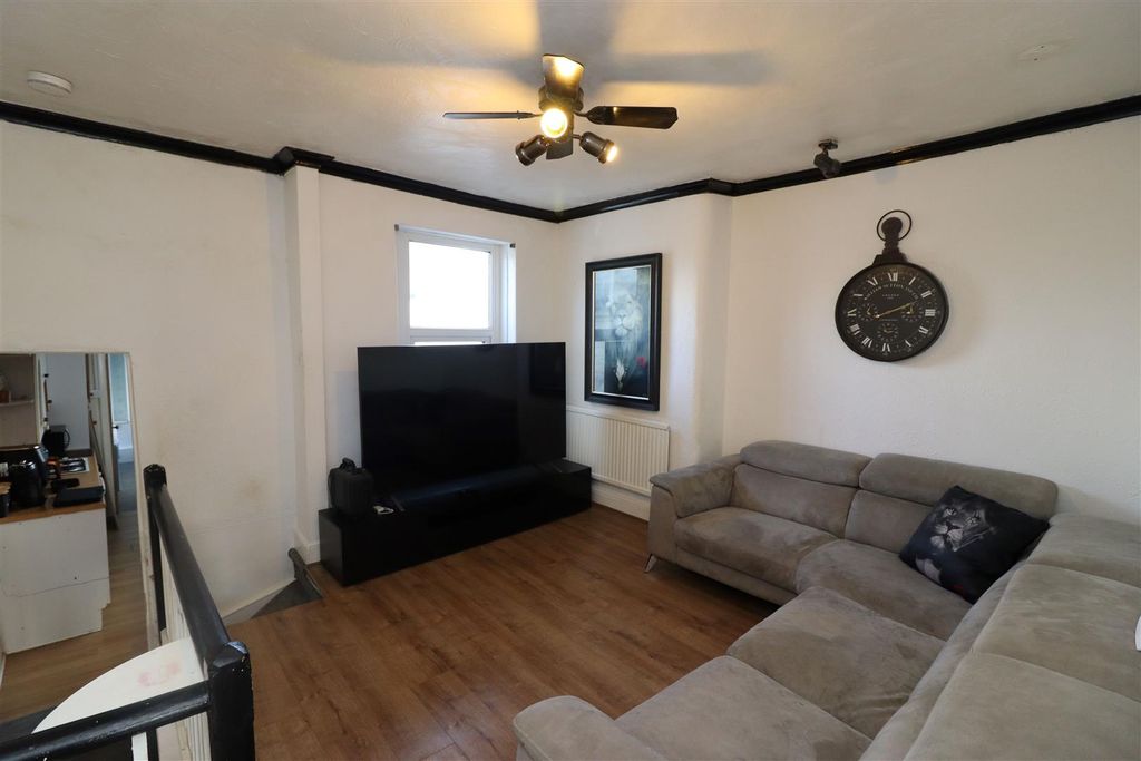 Property photo 2 of 10 Img_3202.Jpg
