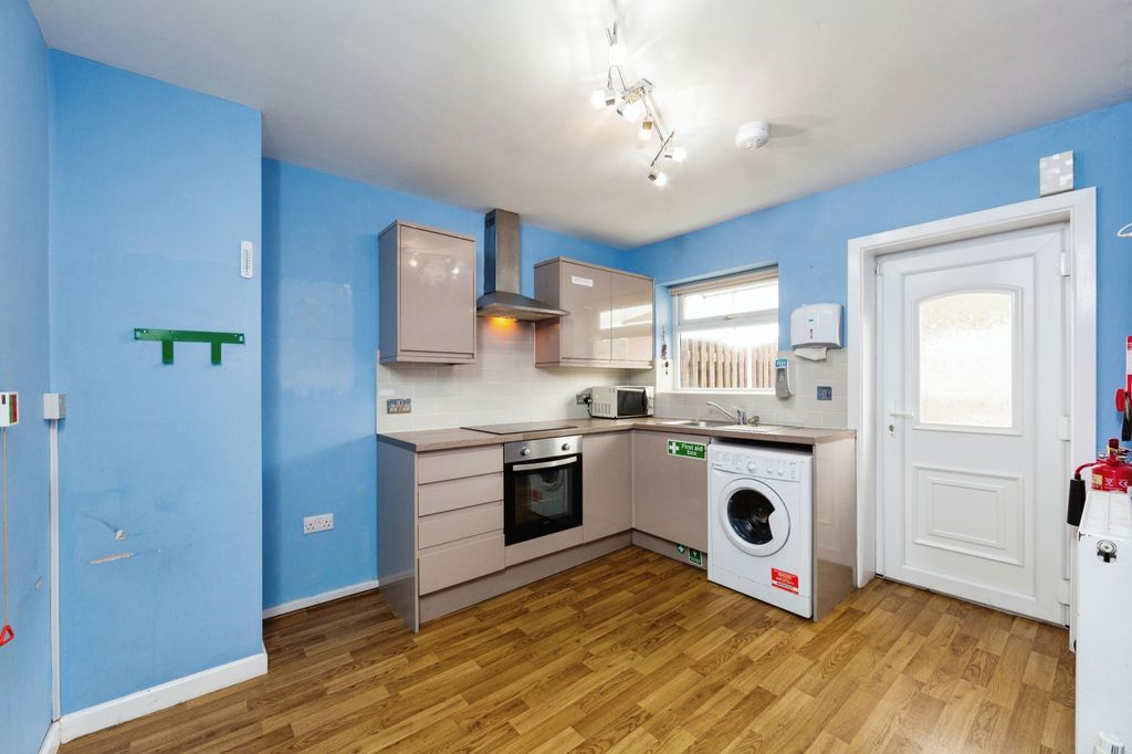 Property photo 2 of 15 Kitchen