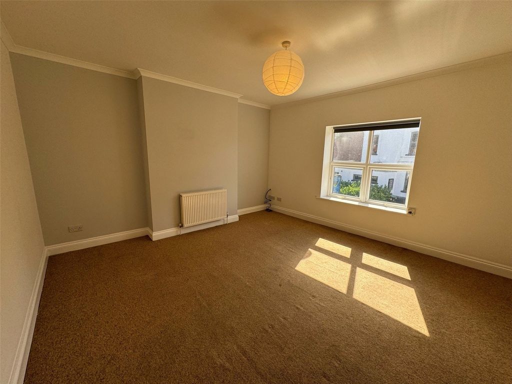 Property photo 2 of 7 Picture No. 15