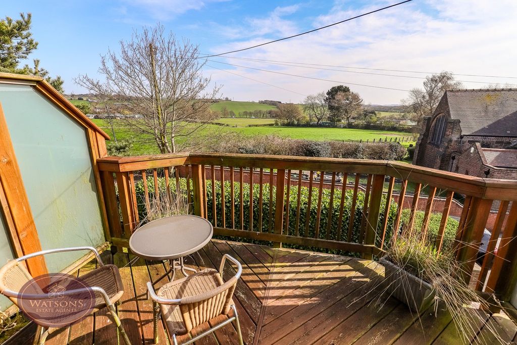 Property photo 2 of 37