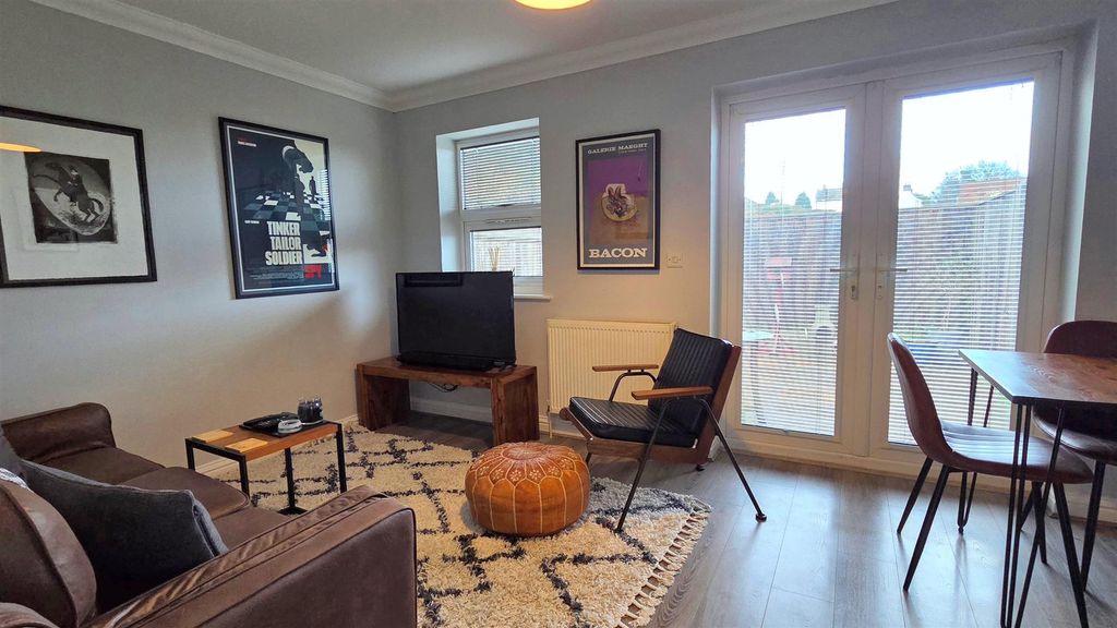 Property photo 2 of 11 Lounge/Diner