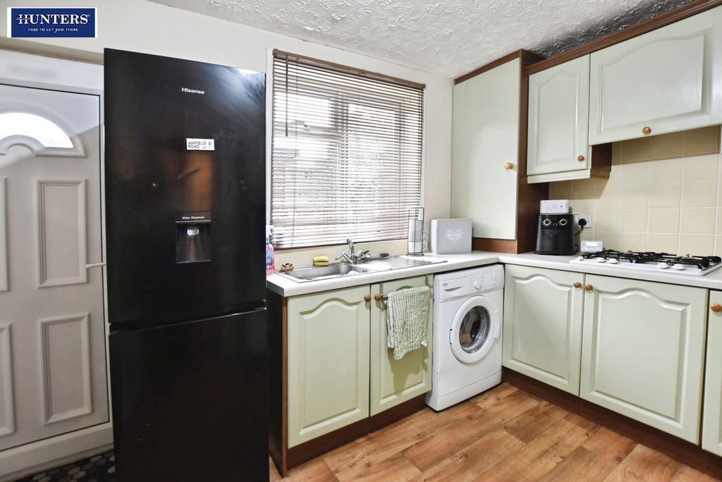 Property photo 2 of 12 Kitchen