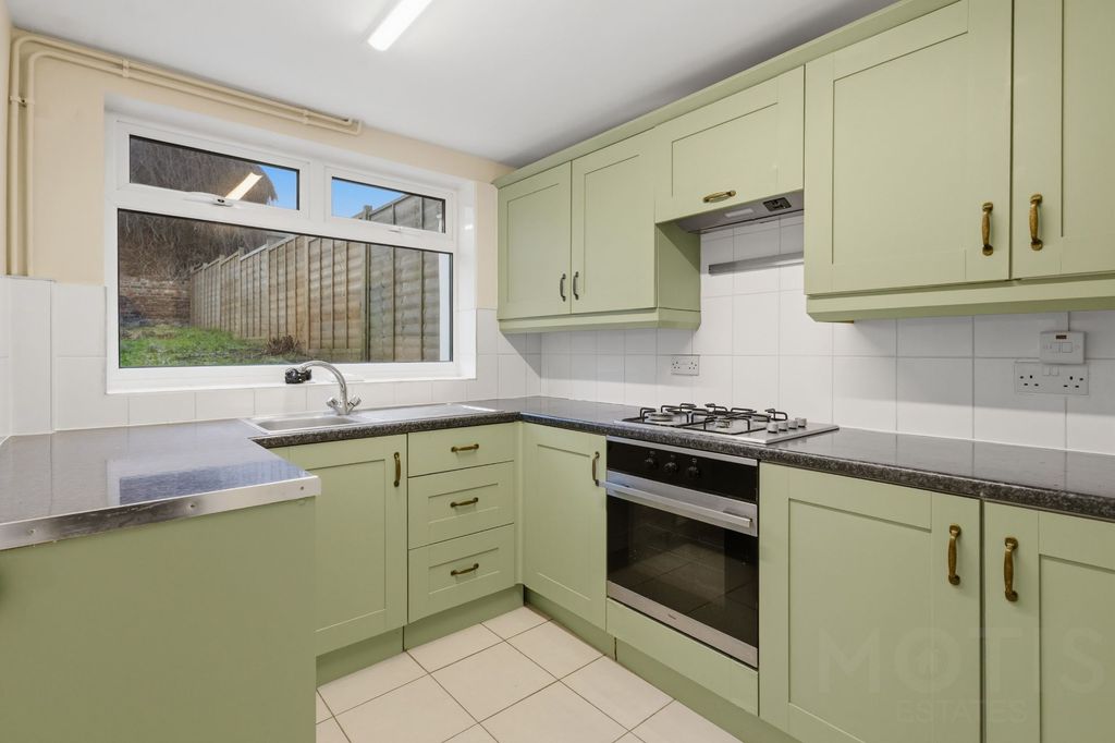 Property photo 2 of 13 Photo 3