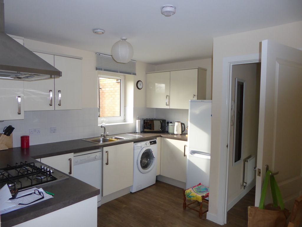 Property photo 3 of 7 Kitchen