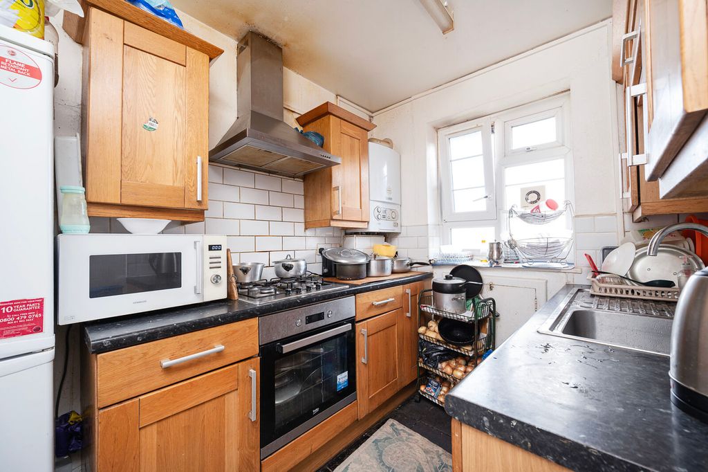 Property photo 3 of 5