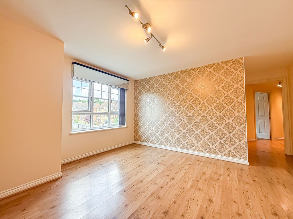 2 bed flat for saleMerlin Road, Maxwell Court Merlin Road CH42 photo 4