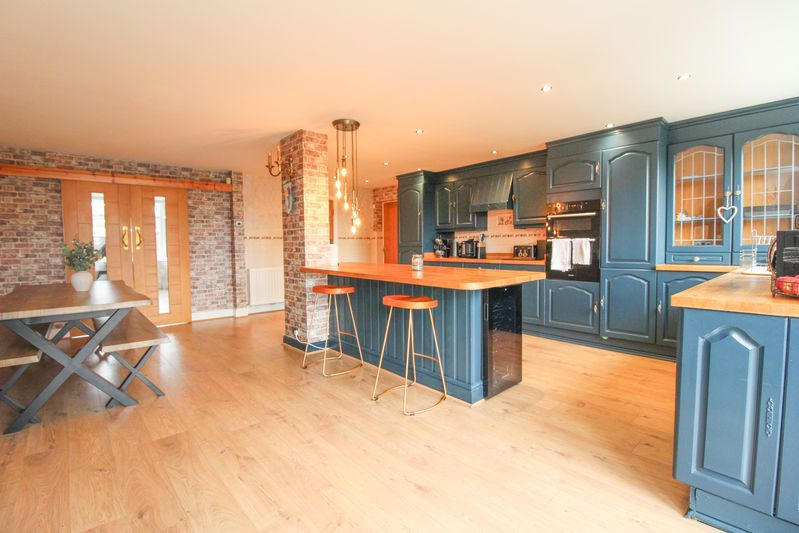 Property photo 3 of 27 Photo 23