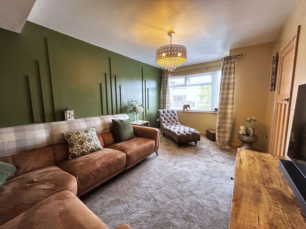 Property photo 2 of 28 99978D99-3546-4A8B-9E2C-6769091E4452.Jpg