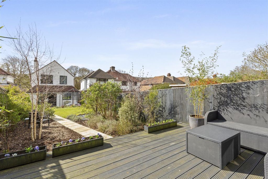 Property photo 2 of 15 Bruisyard, Valley Rd, Hp14 4Lw-10.Jpg