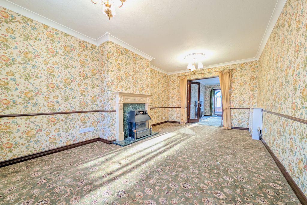 Property photo 2 of 42