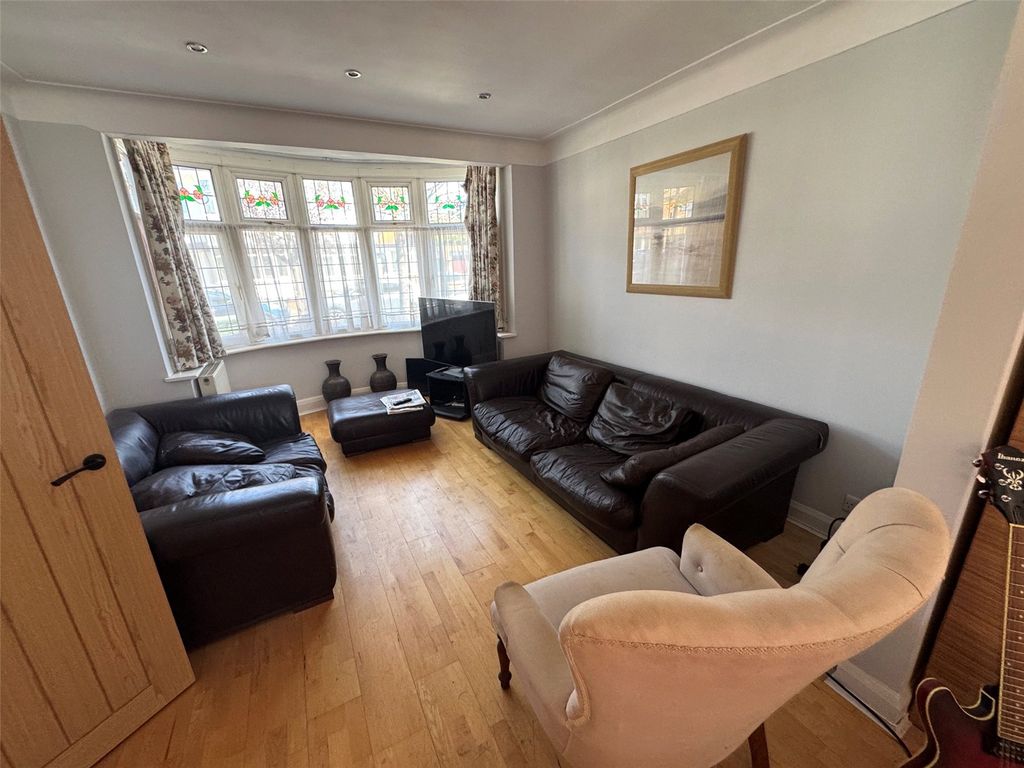 Property photo 2 of 12 Picture No. 04