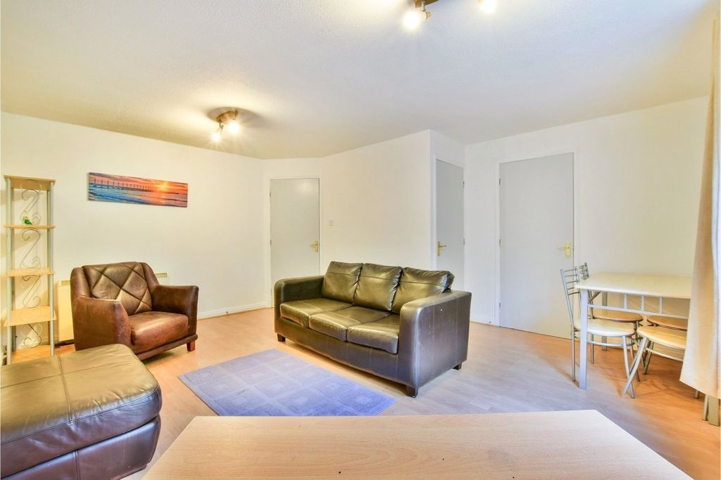 Property photo 3 of 10 Living Room/Dining R