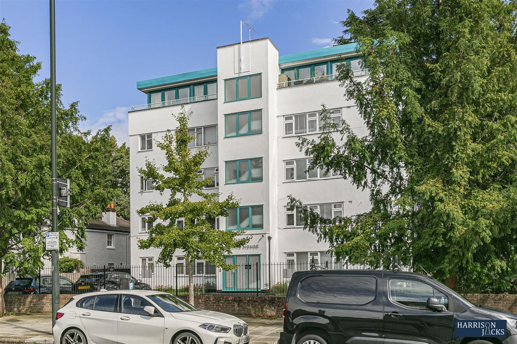 Property photo 1 of 13 9_62536_Watermarked.Jpg