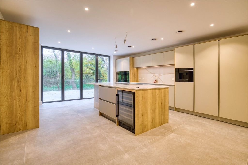 Property photo 2 of 16 Kitchen