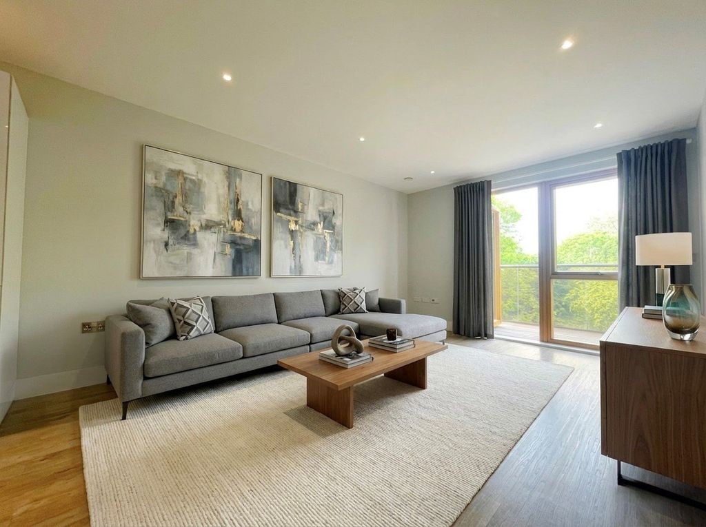 Property photo 2 of 8 Gallery