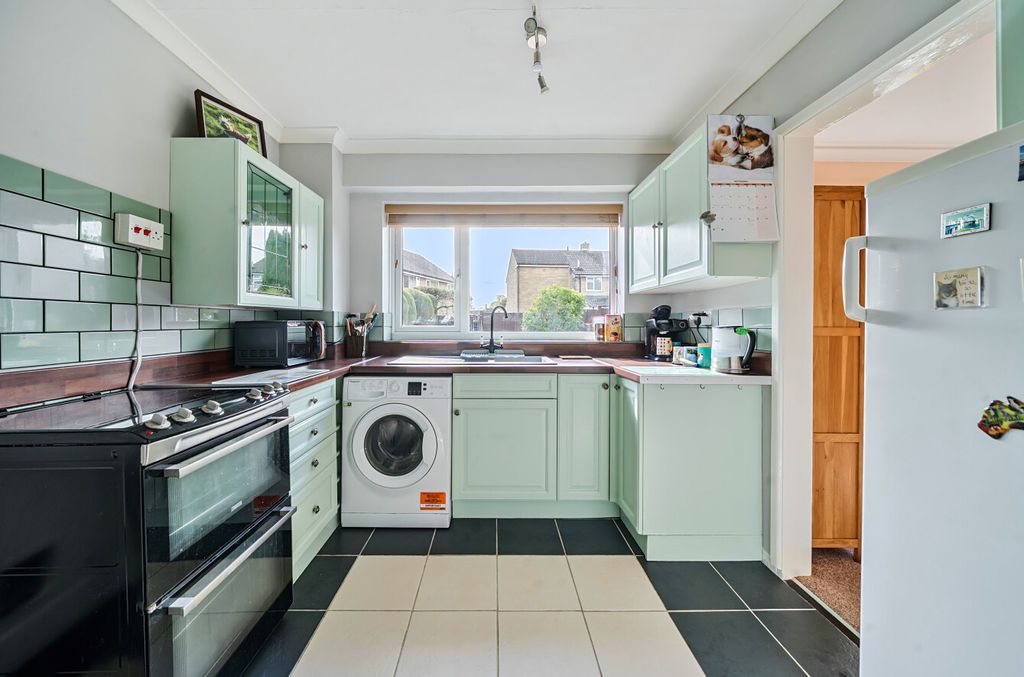 Property photo 2 of 14 1347871-17-68c3Ff...