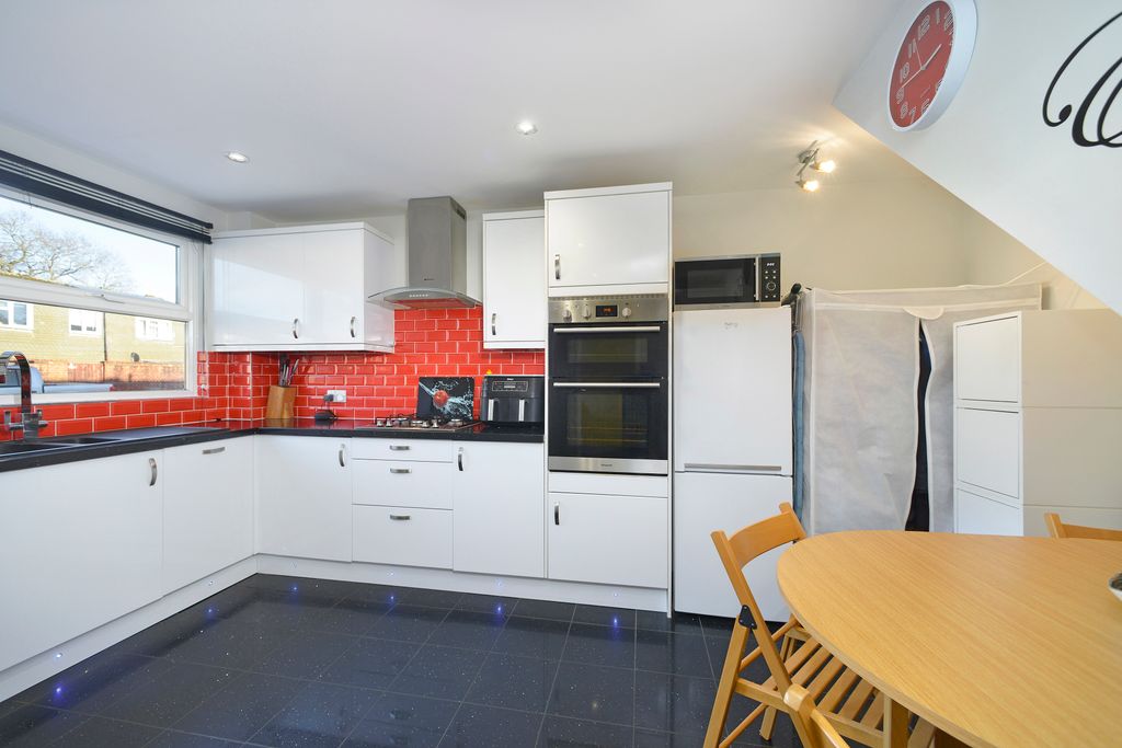 Property photo 2 of 14 Kitchen Breakfast Room