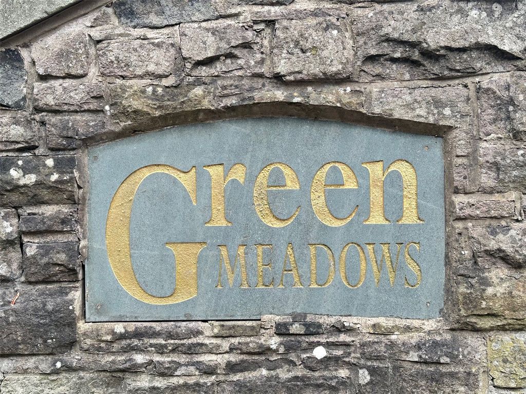 Property photo 2 of 18 Green Meadows