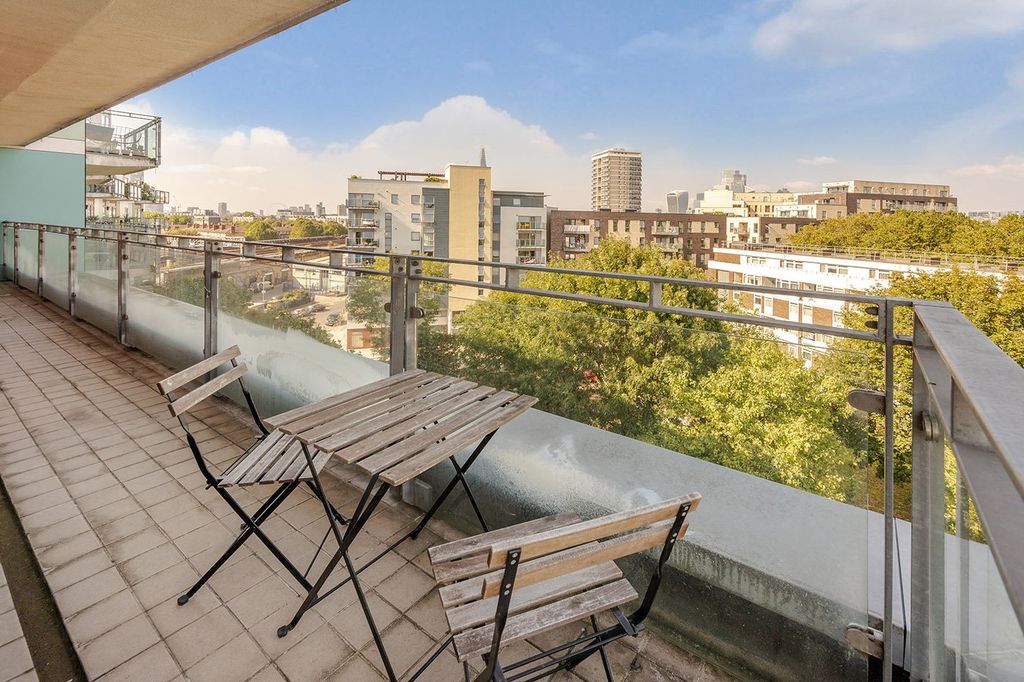 Property photo 2 of 16