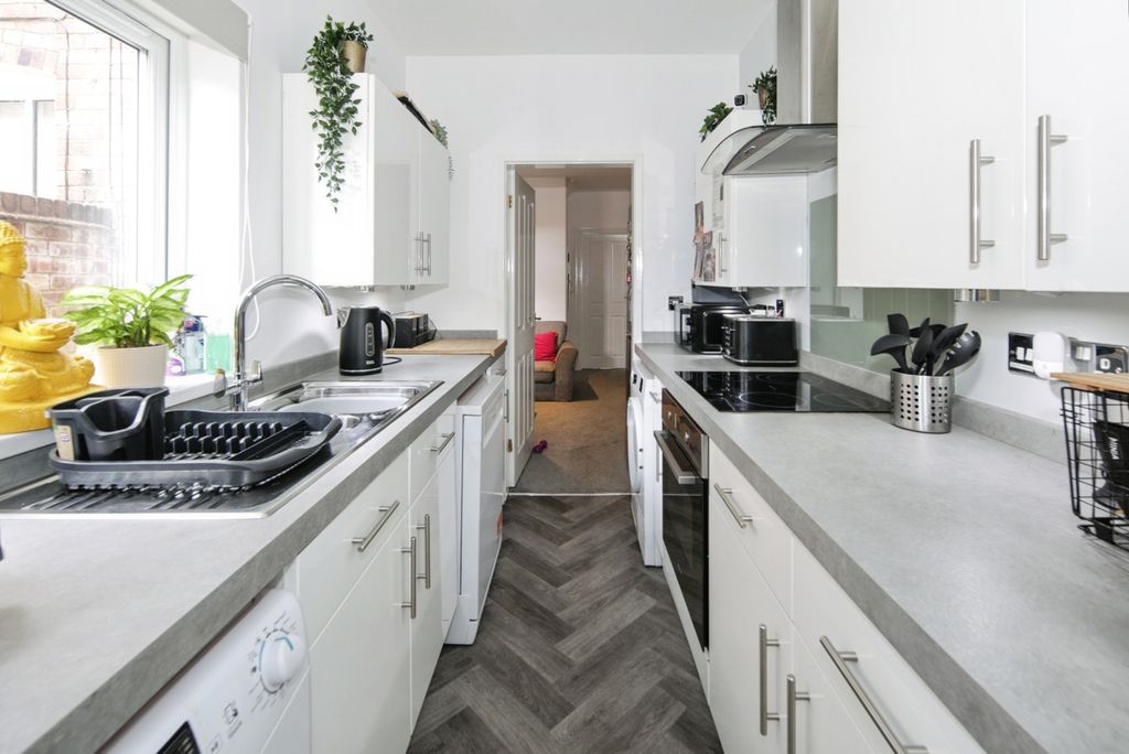 Property photo 3 of 18 Pbox-Img.Jpg