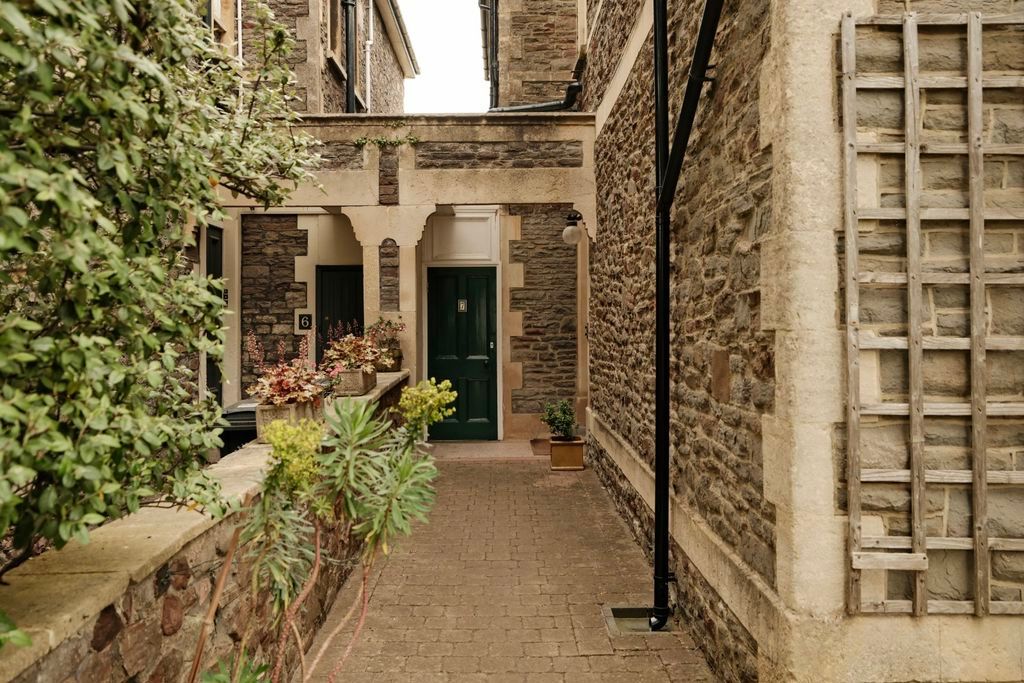 Additional image 20 of 7 bed semi-detached house for saleCotham Lawn Road, Cotham, Bristol BS6