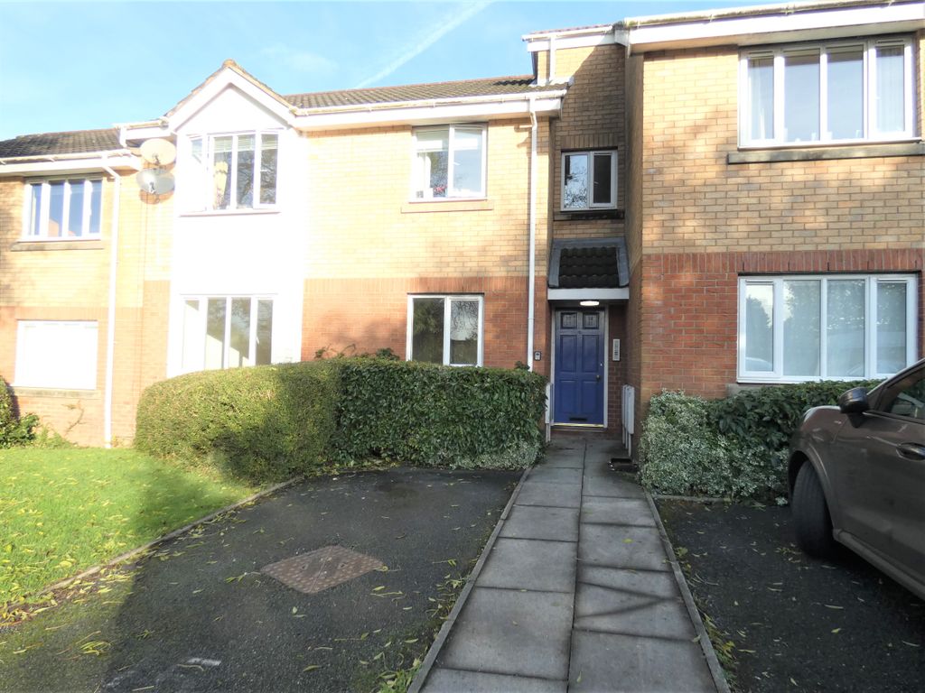 Property photo 1 of 8 External