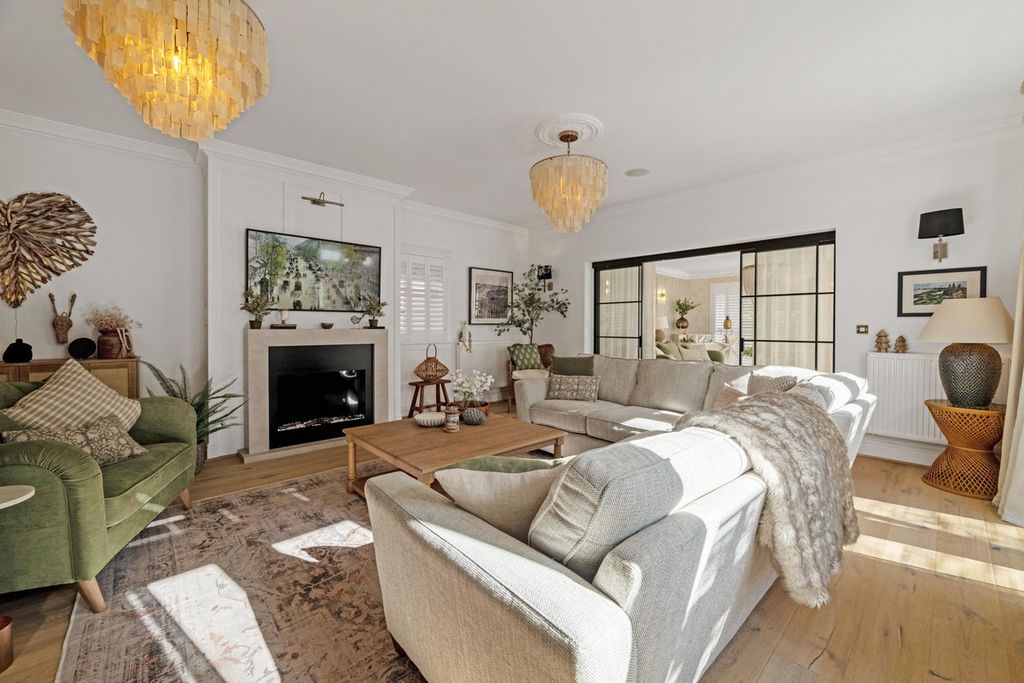 Property photo 3 of 36