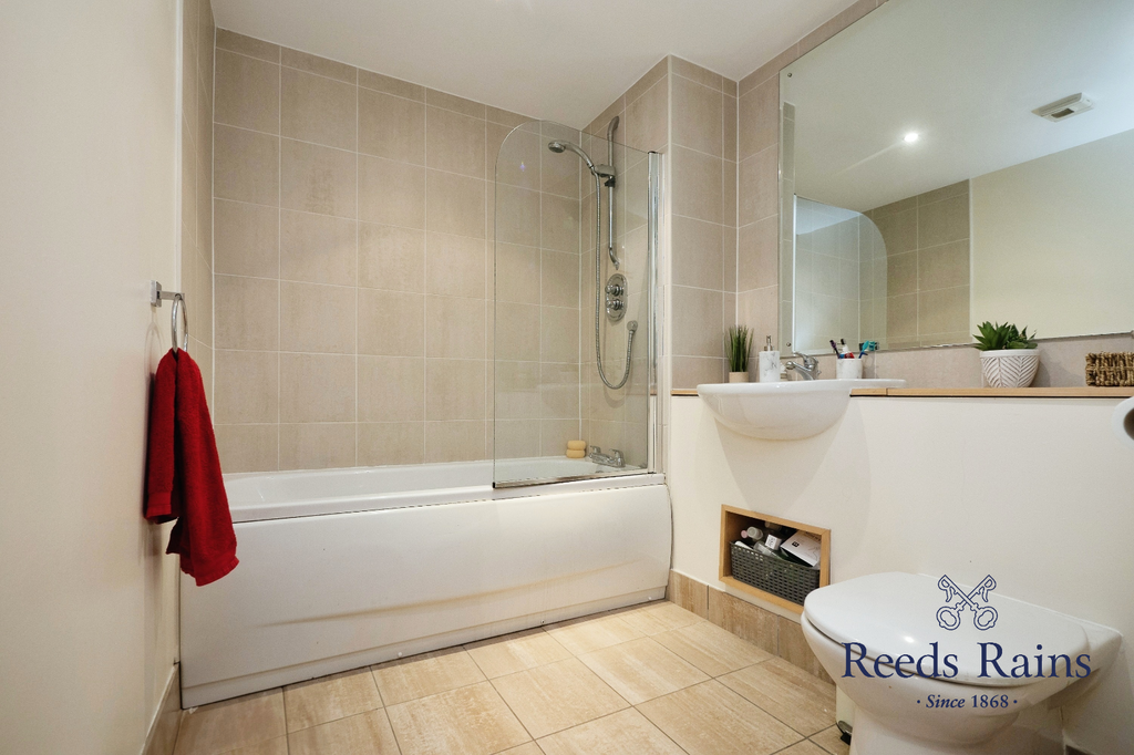 Property photo 3 of 20 Bathroom