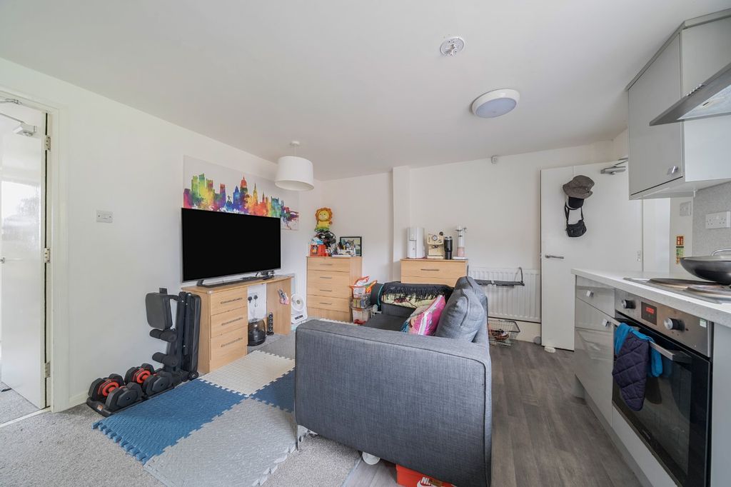 Property photo 3 of 24 Picture No. 21