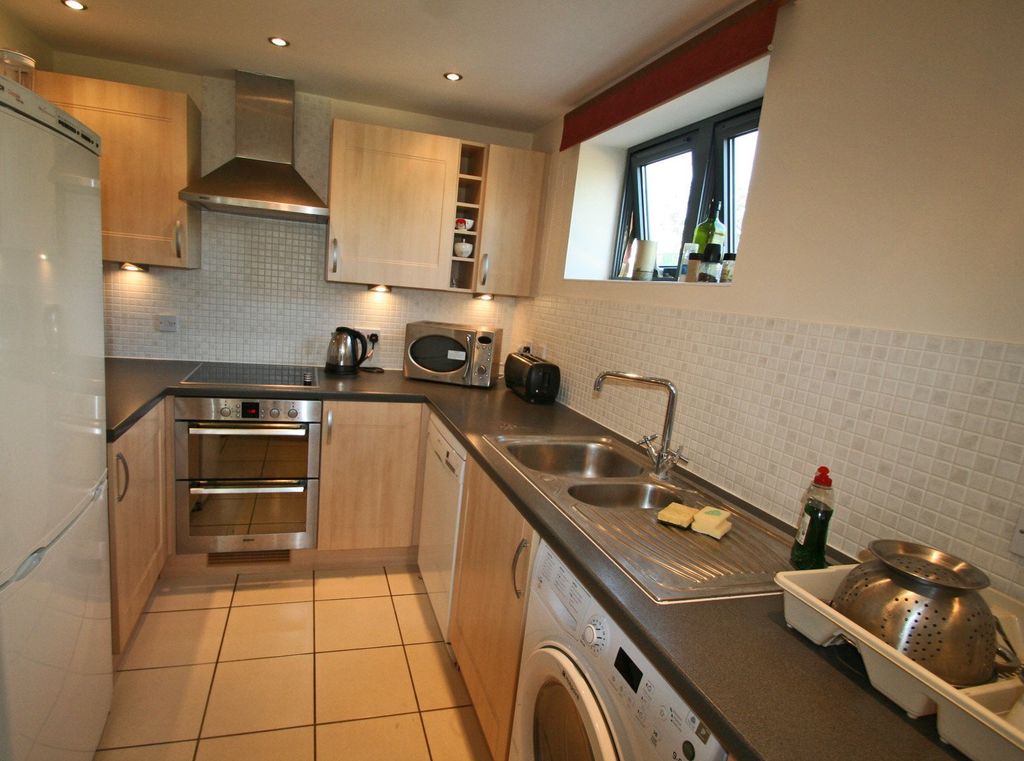 Property photo 3 of 12