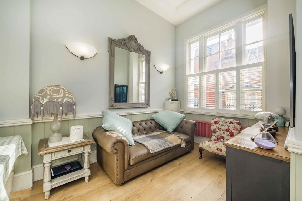 Property photo 2 of 7