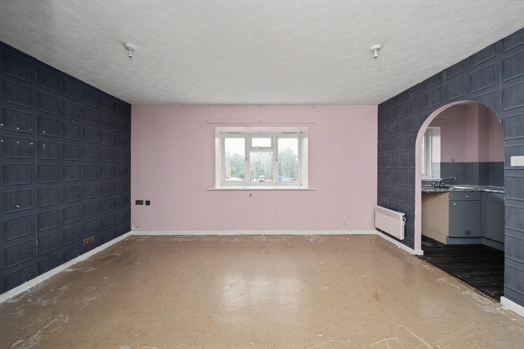 Property photo 2 of 16 Flat 39, Loweswater Gardens, Pinewood Village, Bordon, Gu35 0Nt