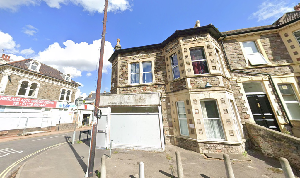 Property photo 2 of 6