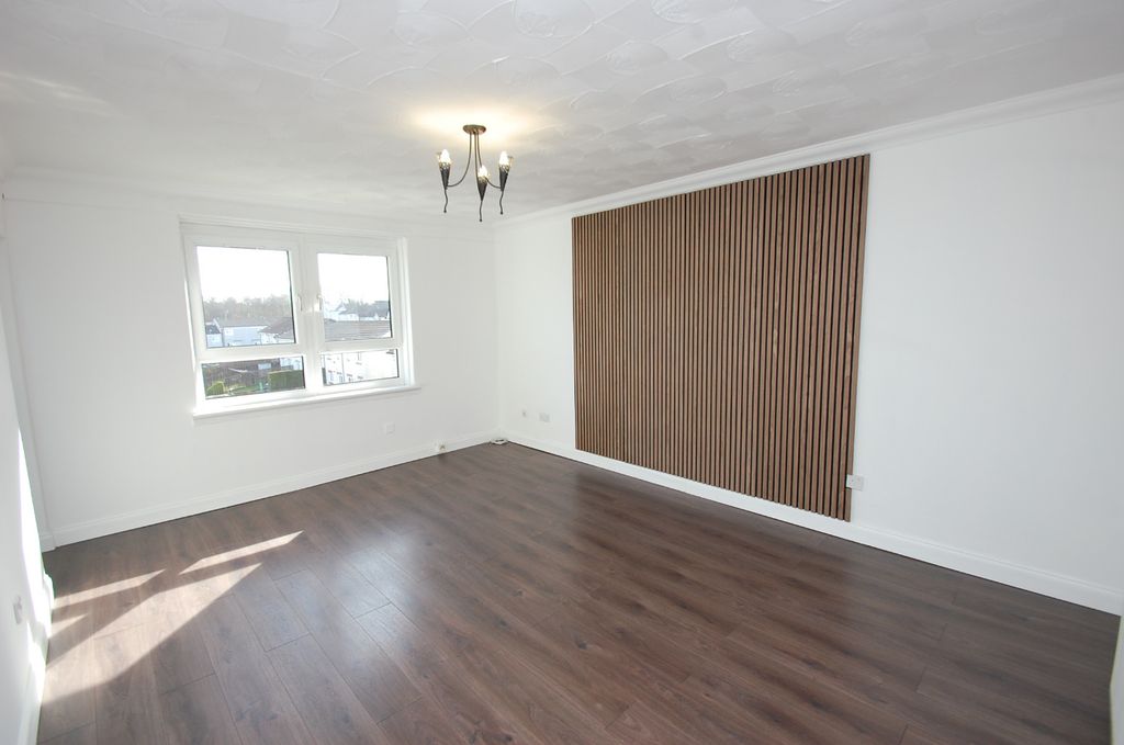 Property photo 2 of 17 4999251