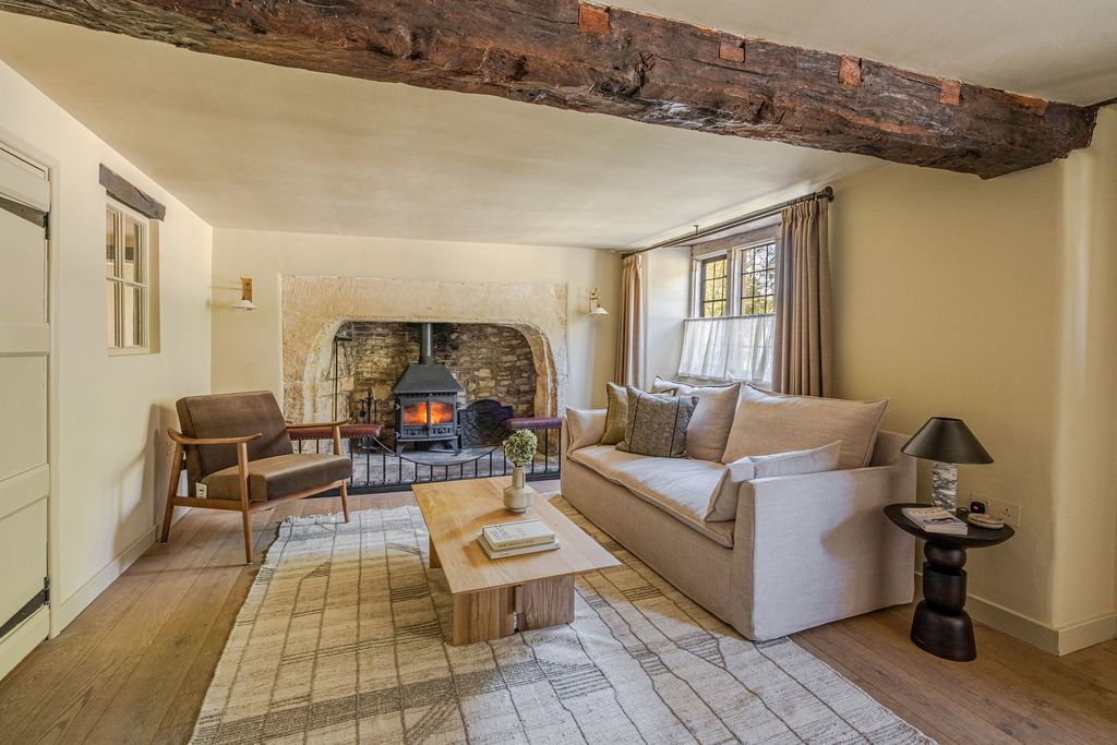 Property photo 2 of 22