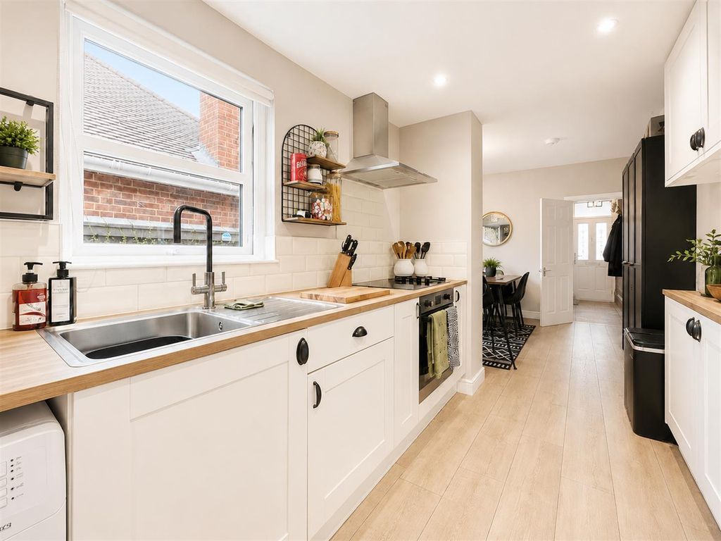 Property photo 3 of 18 8C5Fecbd-0222-4E8C-91Fe-9290D821Bd16.Png