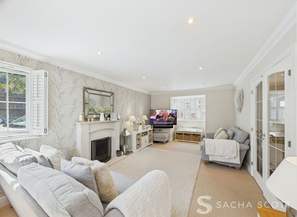 Property photo 2 of 30 Living Room