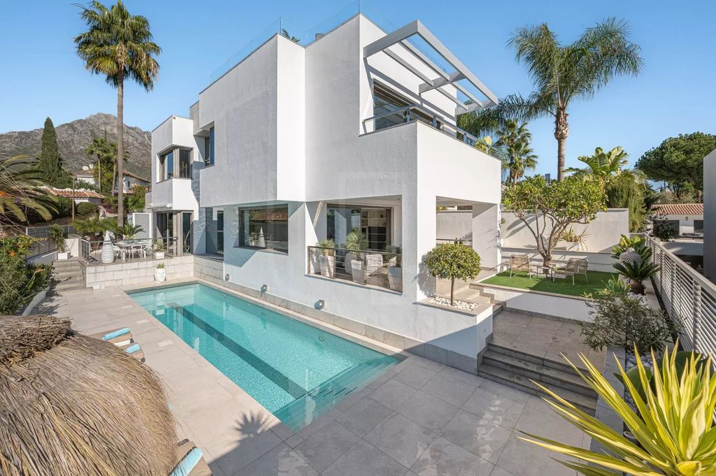Property photo 1 of 18