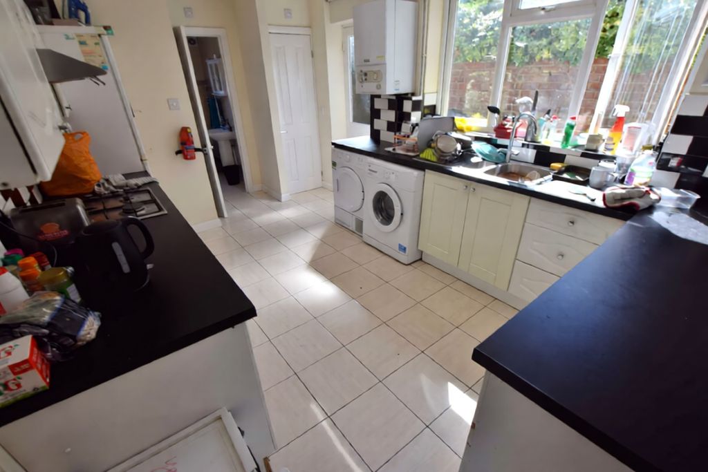 Property photo 3 of 12 Photo 2