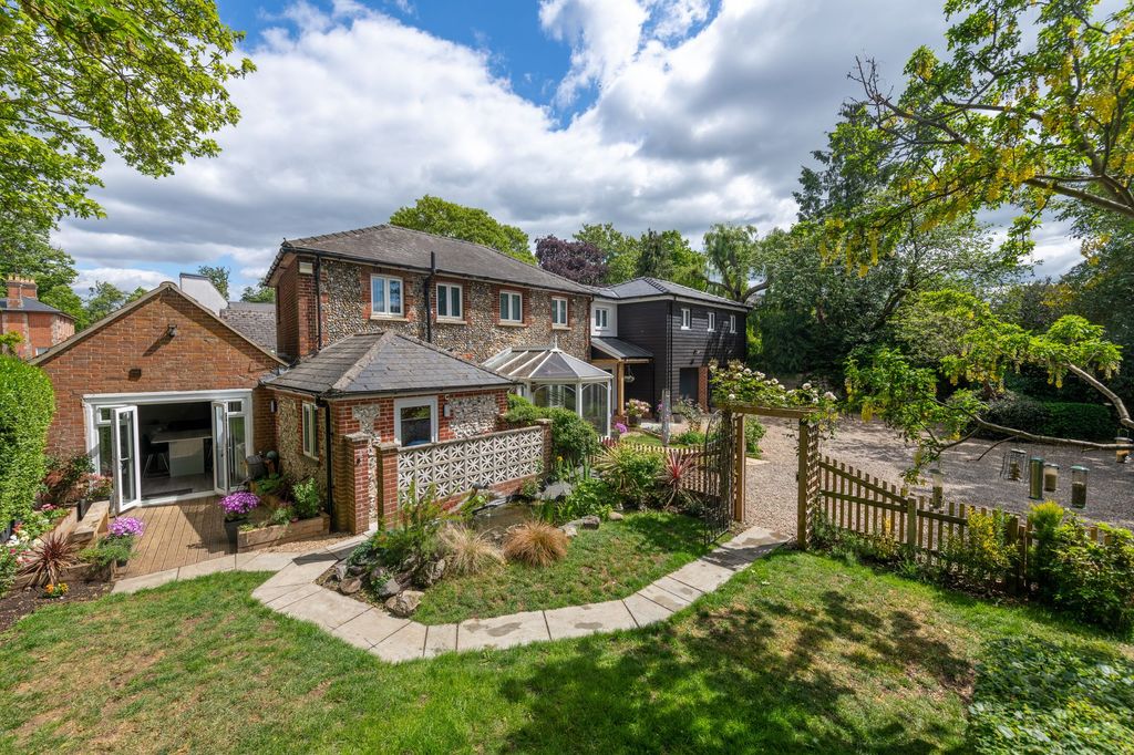 Property photo 1 of 23