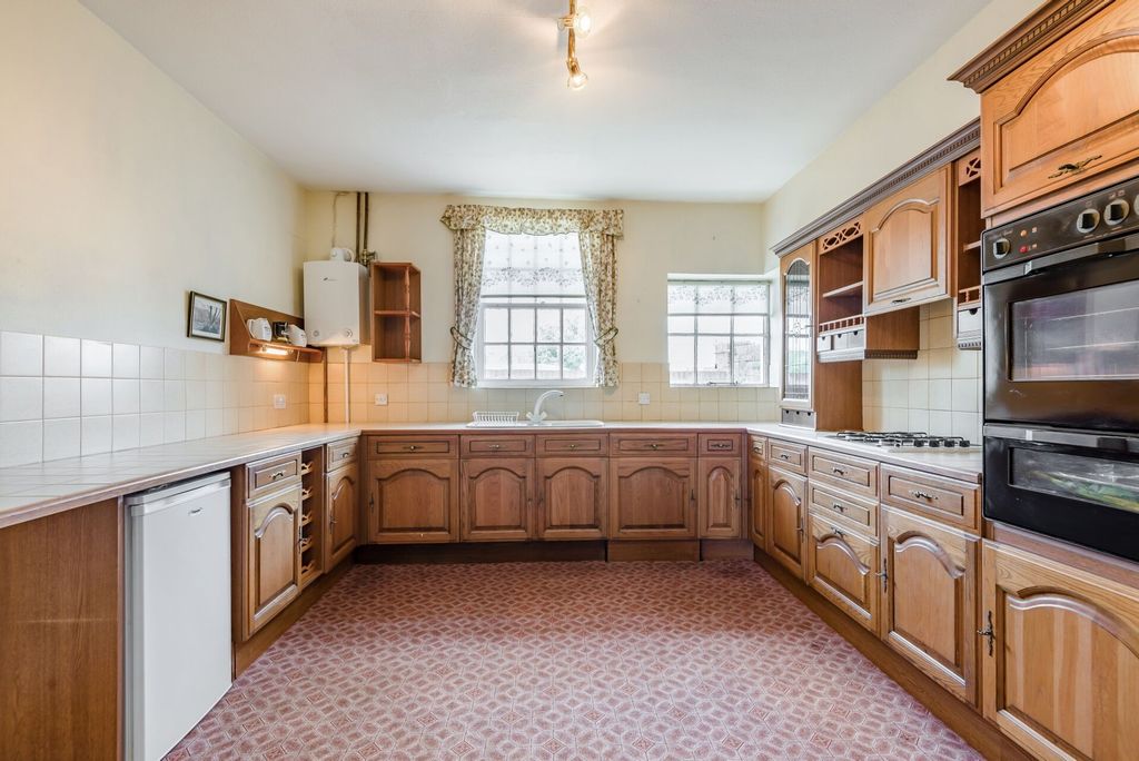 Property photo 2 of 29 P043445_02.Jpg