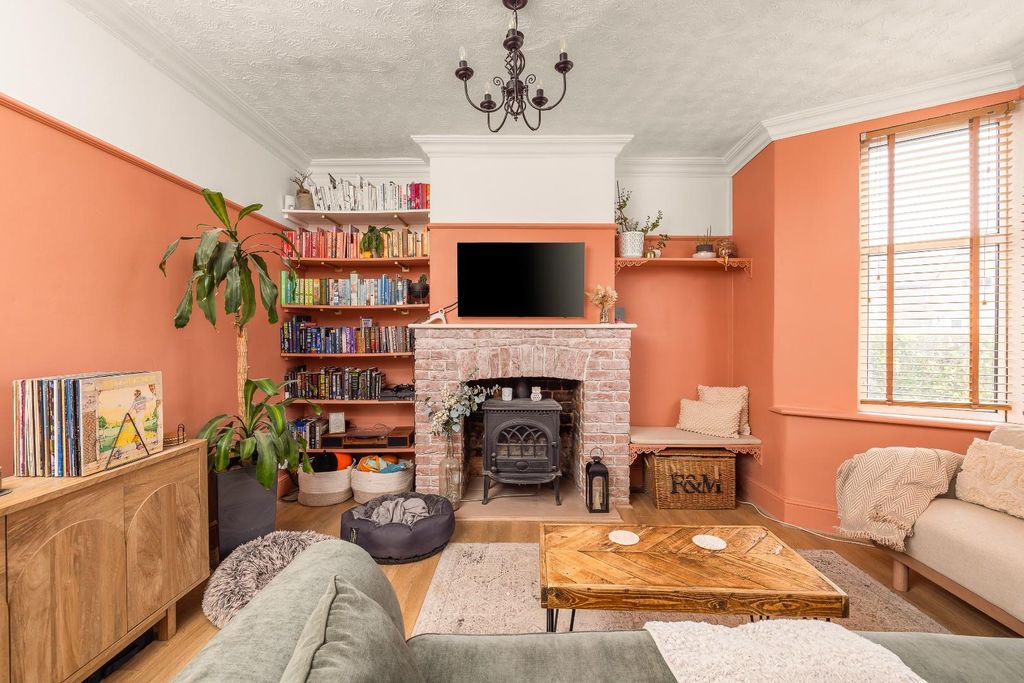 Property photo 1 of 22 Char7986.Jpg