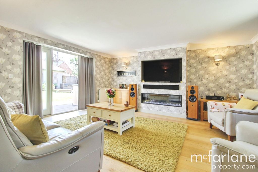 Property photo 2 of 34