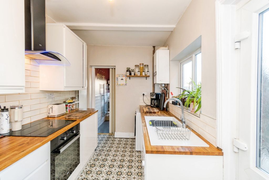 Property photo 3 of 15 Pbox-Img.Jpg