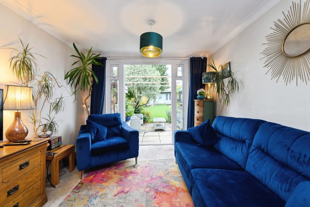 Property photo 3 of 17 Photo