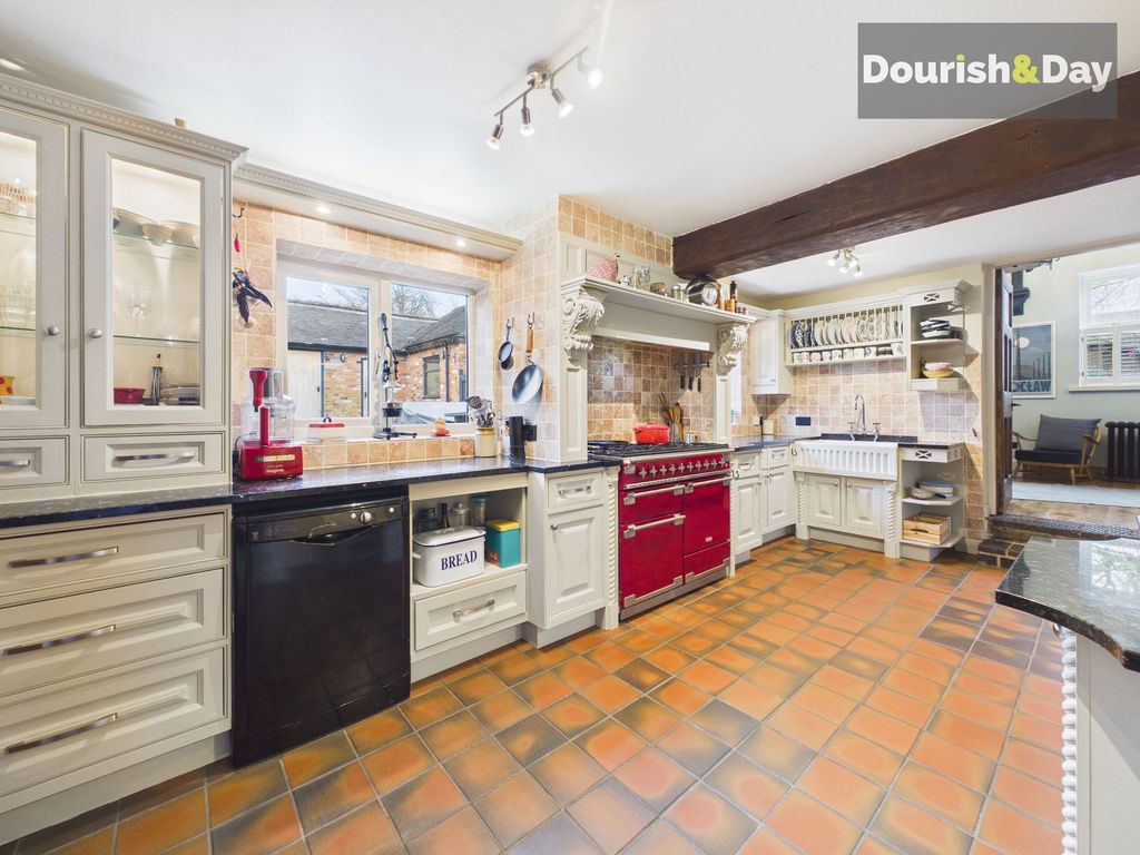 Property photo 3 of 33